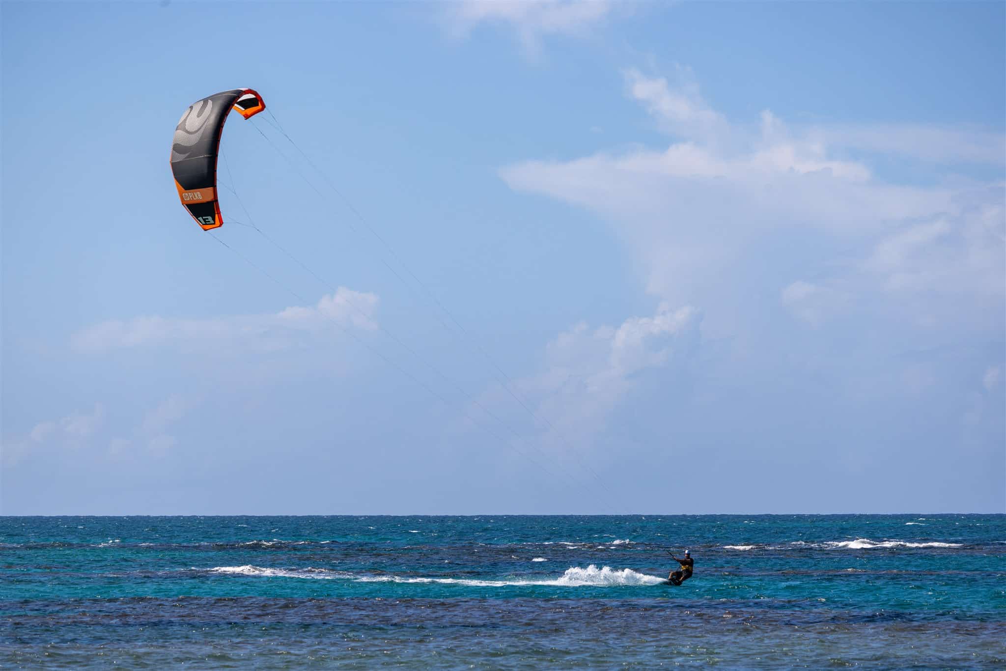 Fotografía de kitesurf en Las Terrenas Samaná República Dominicana — Babula Shots RD