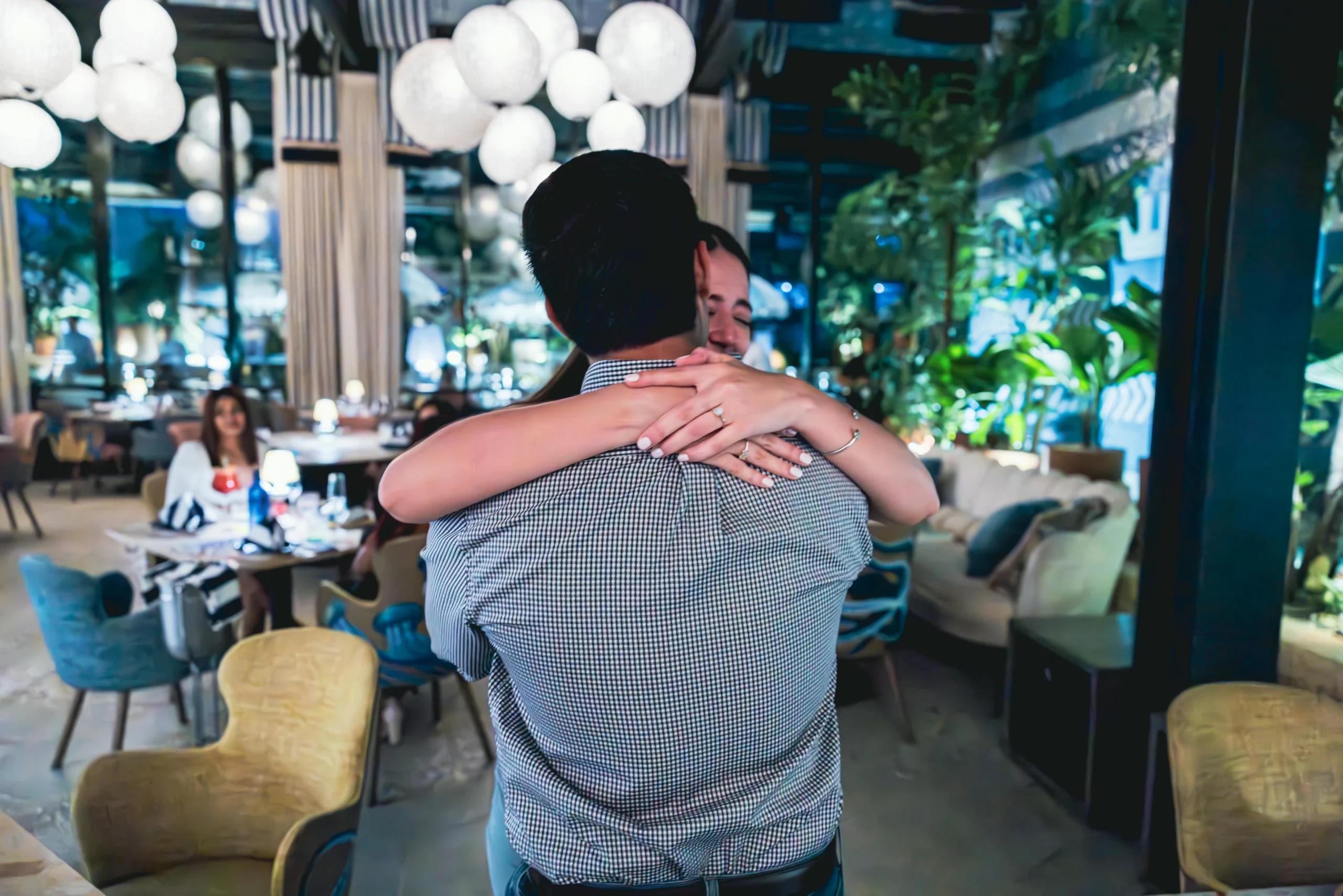Fotógrafo de propuesta de matrimonio en RD - Babula Shots RD Fotógrafo de propuesta de matrimonio sorpresa en República Dominicana con cena romántica y decoración especial