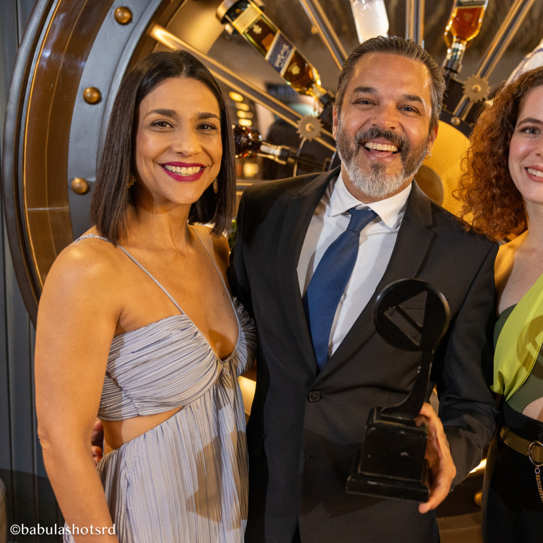 Fotografías que transmiten la alegría y la emoción de los eventos en Santo Domingo. Fotografías que transmiten la alegría y la emoción de los eventos en Santo Domingo.